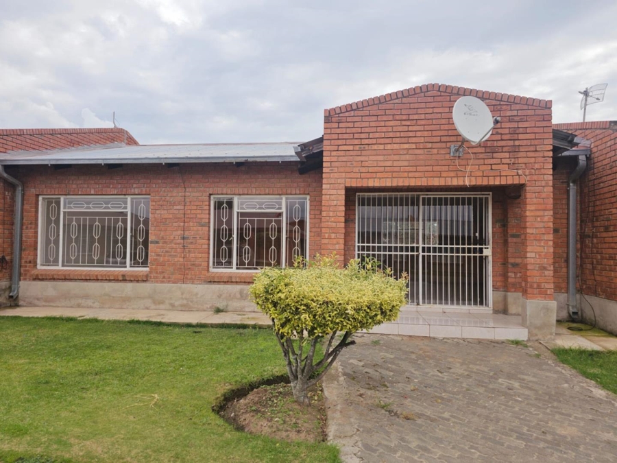 2 Bedroom Property for Sale in Ladybrand Free State